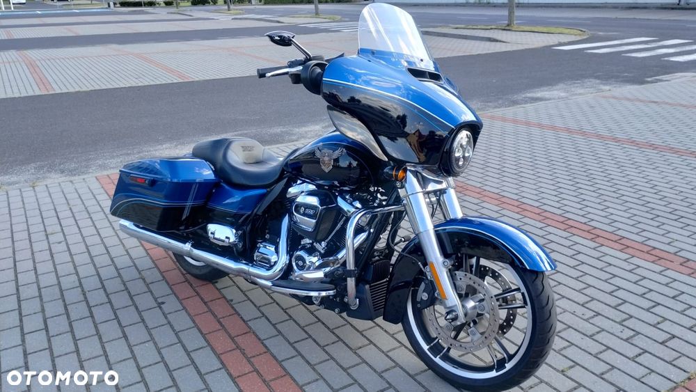 Harley-Davidson CVO Street Glide - 14