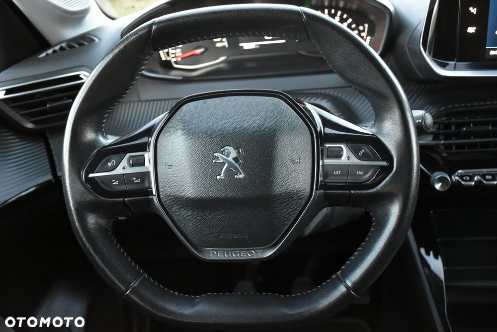 Peugeot 208 - 26