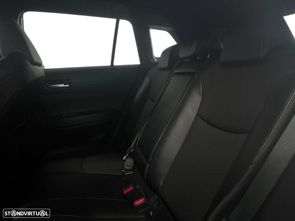 Toyota Corolla Cross 2.0 Hybrid Luxury - 17