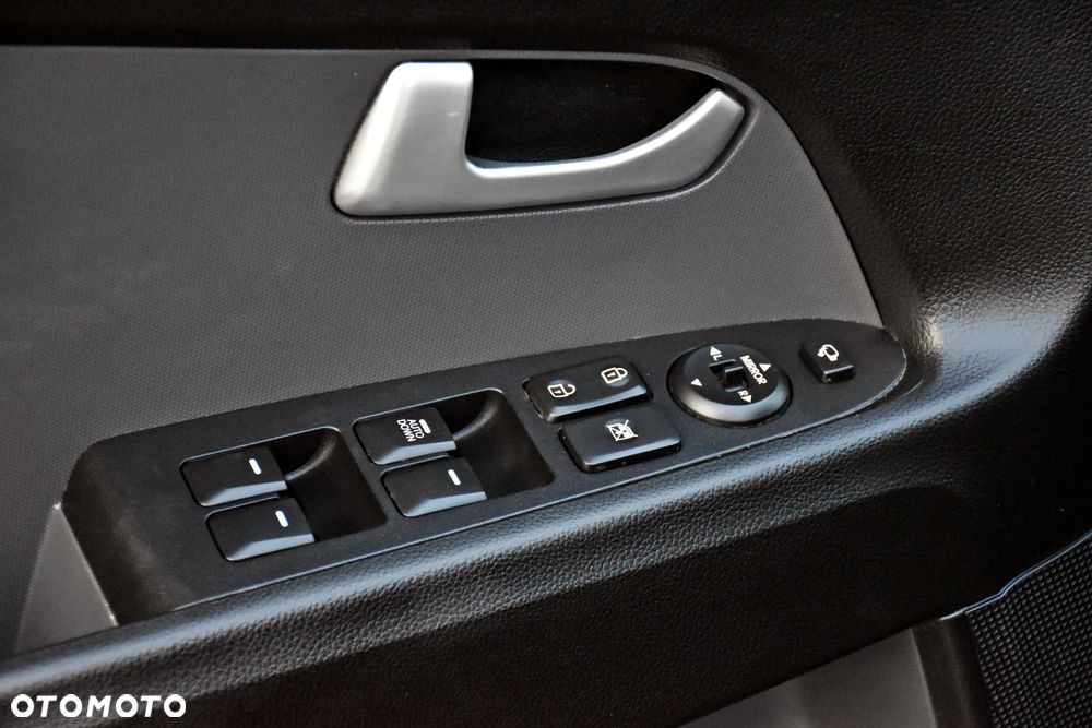 Kia Sportage 2.0 CVVT 2WD Spirit - 28