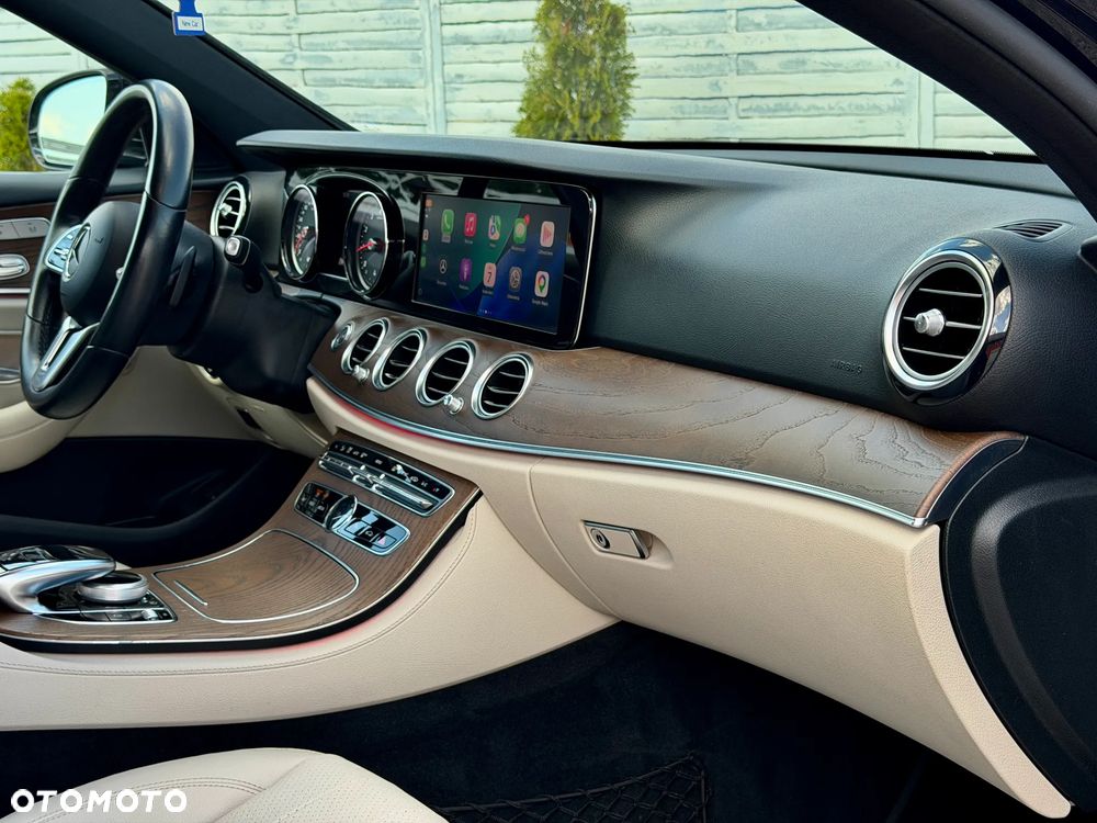 Mercedes-Benz Klasa E 300 9G-TRONIC AMG Line - 13