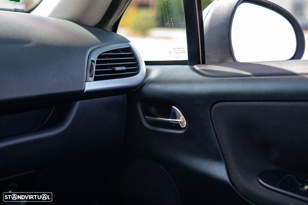 Peugeot 207 CC 1.6 HDi FAP - 20