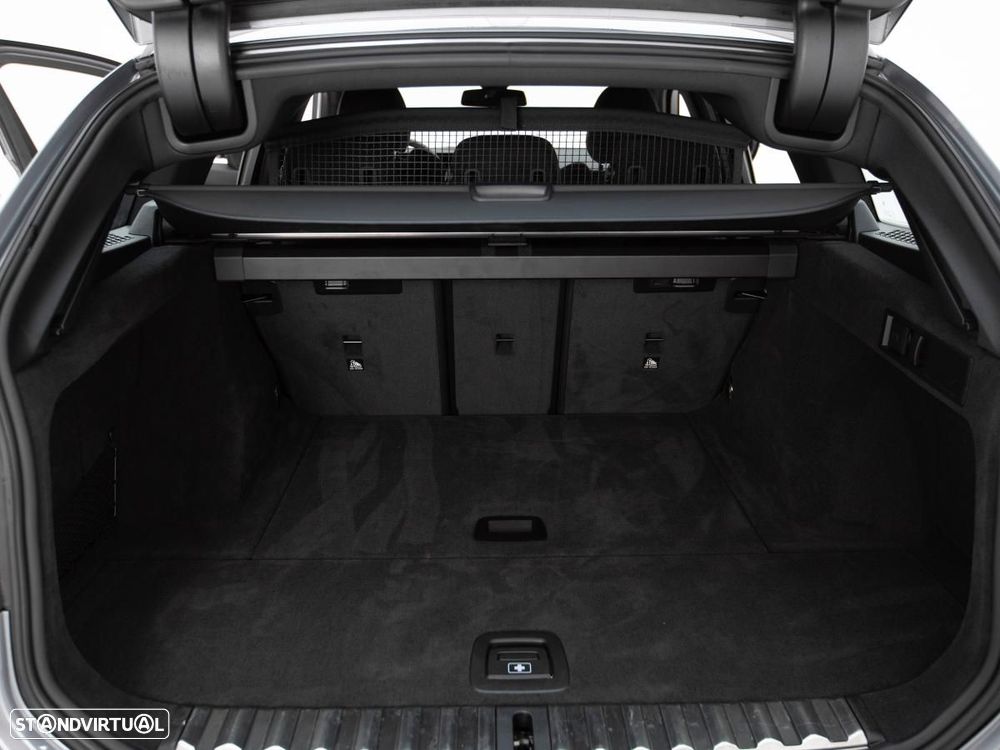 BMW 330 i xDrive Aut. - 12