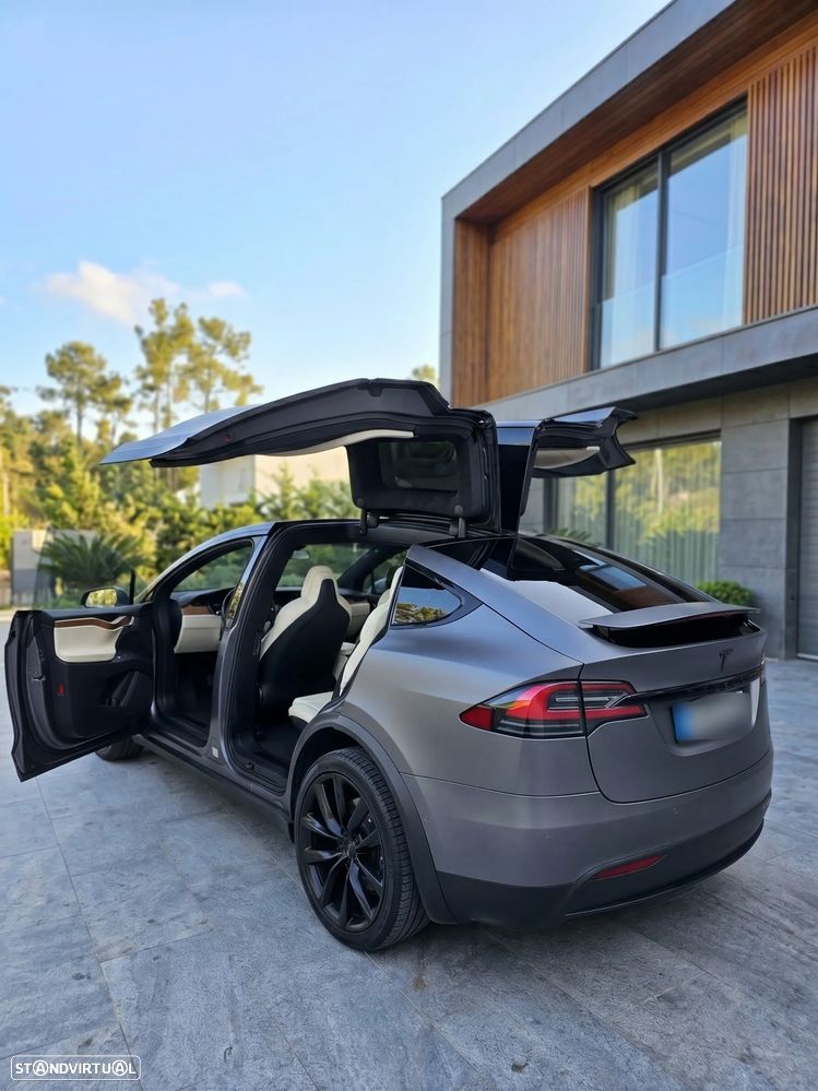 Tesla Model X Long Range - 16