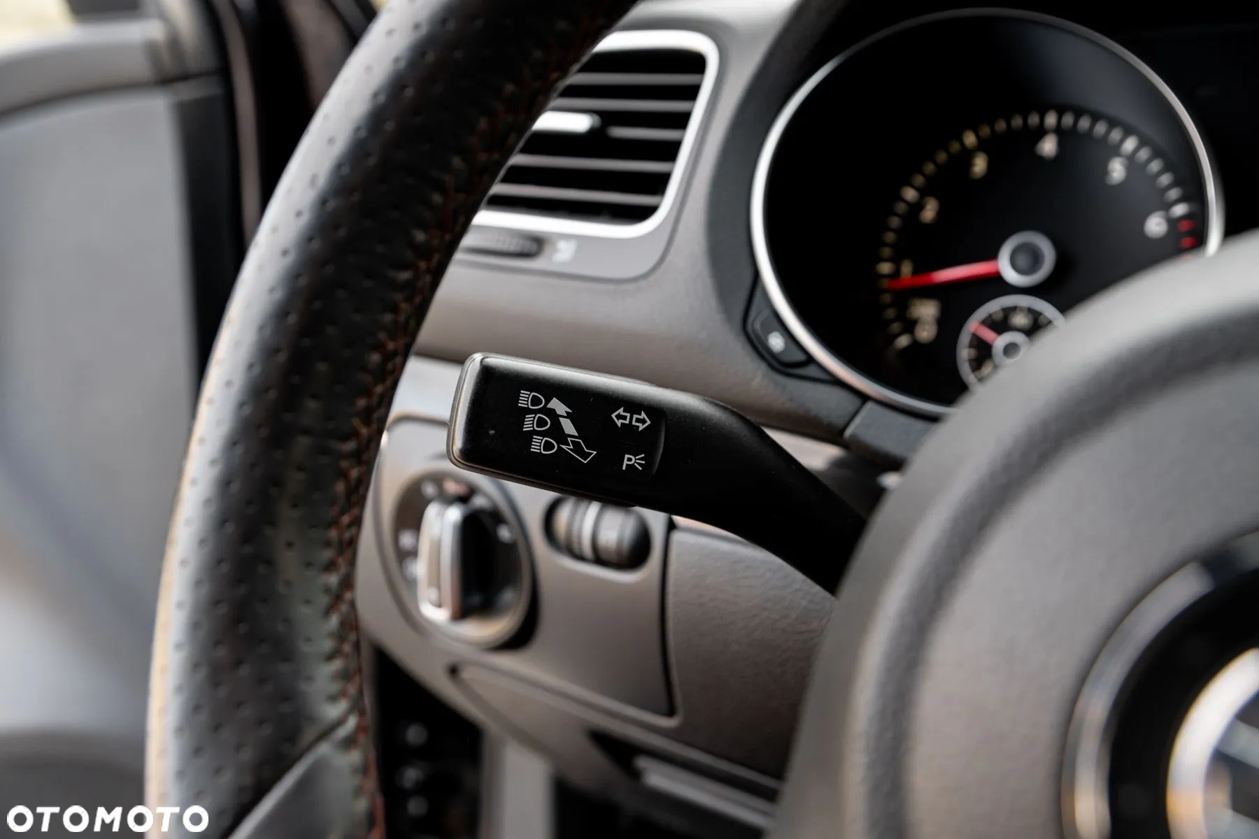 Volkswagen Golf 2.0 GTI DSG - 30