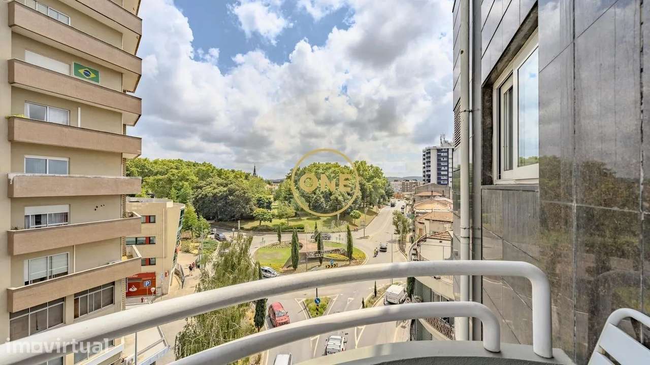 T4 no Centro da Trofa I Último Piso I 225 m² I Estúdio Independente II - Grande imagem: 4/25