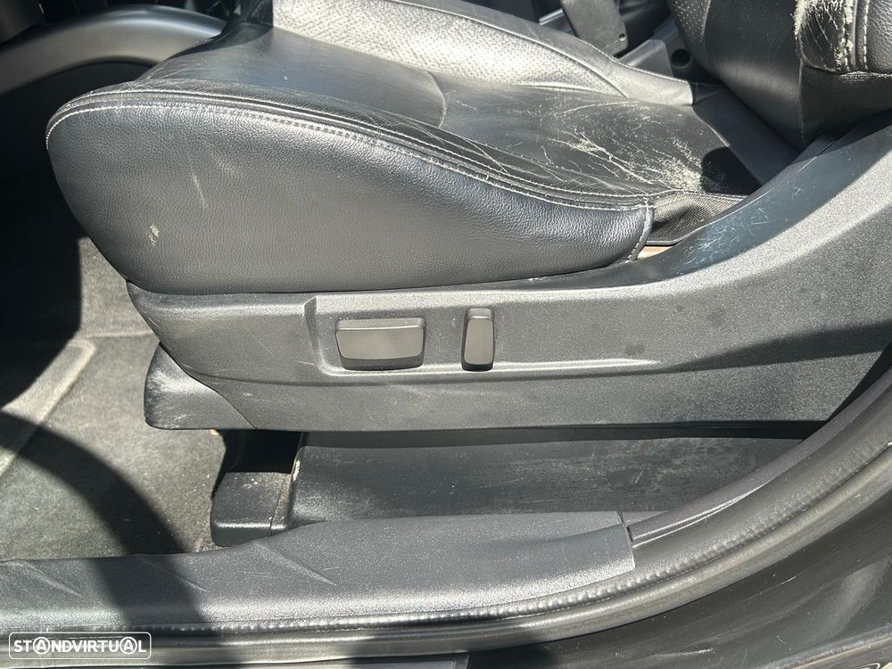 Mitsubishi Outlander 2.0 DI-D Intense+ 4WD - 29