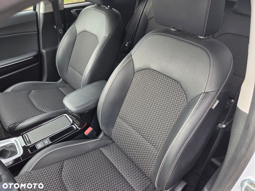 Kia Ceed 1.6 GDI PHEV L DCT - 15