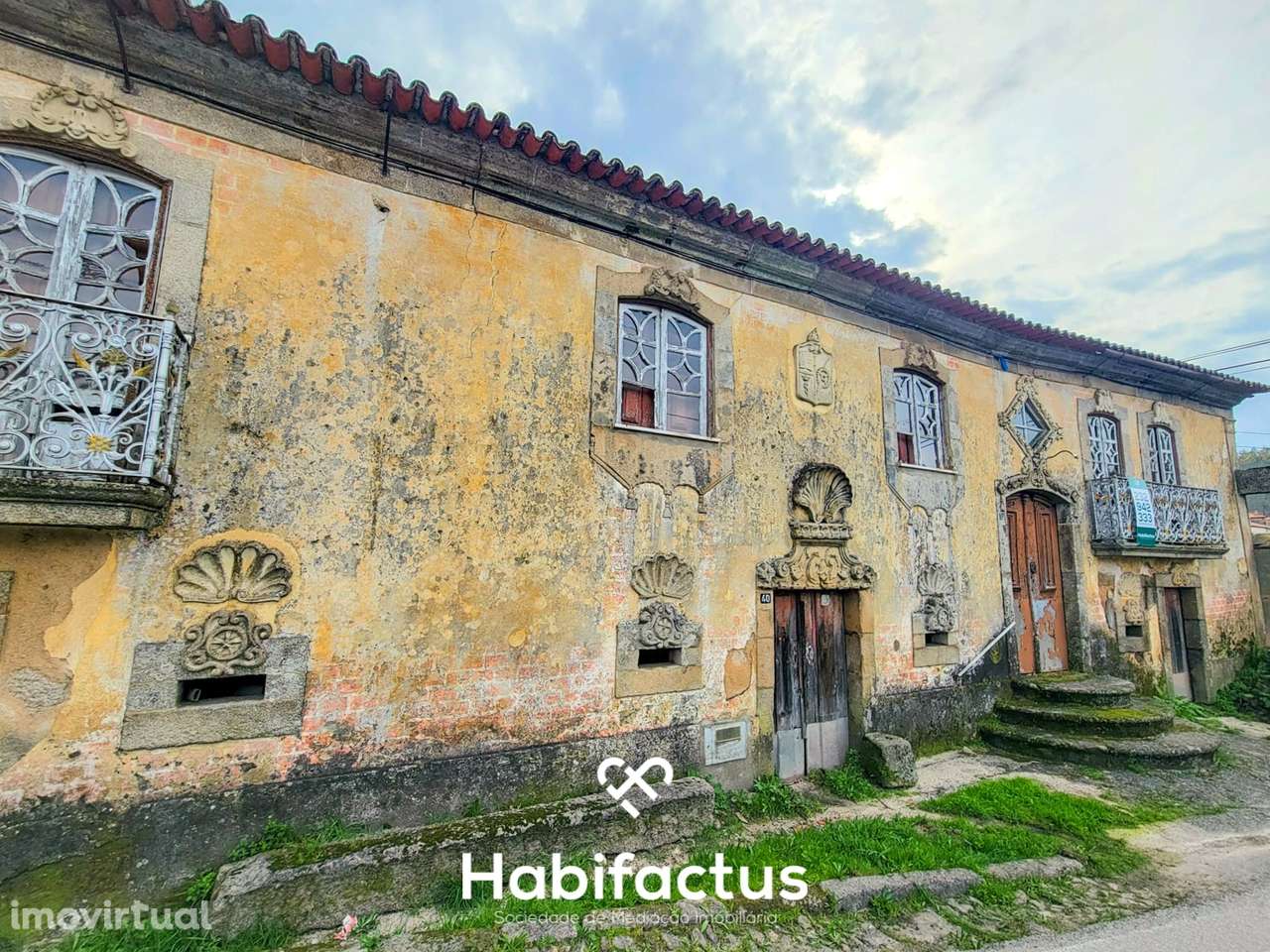 Moradia Nobre T3 Isolada, Abrasonada para Reconstrução Total, á venda - Grande imagem: 4/25