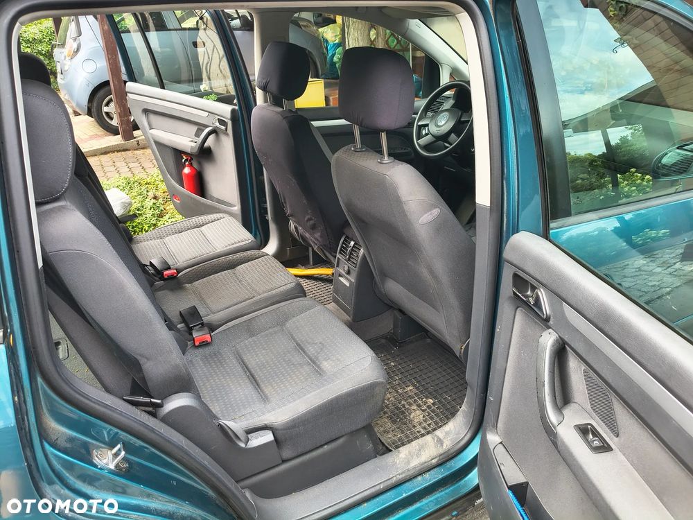 Volkswagen Touran 1.6 FSI Basis - 12