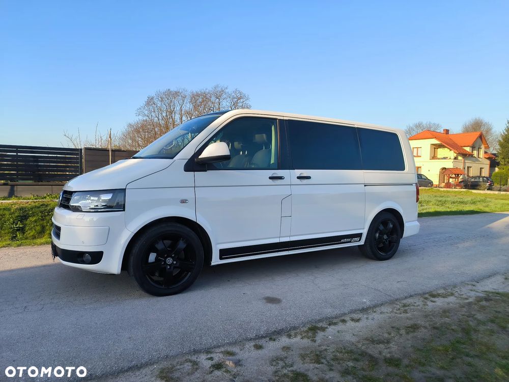 Volkswagen Multivan - 2