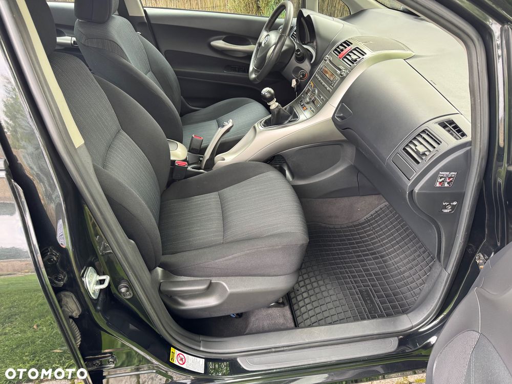 Toyota Auris 1.6 Executive - 32