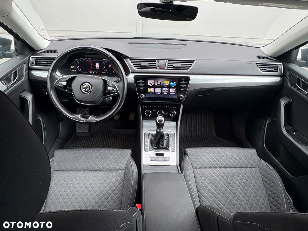 Skoda Superb 2.0 TDI Active - 25