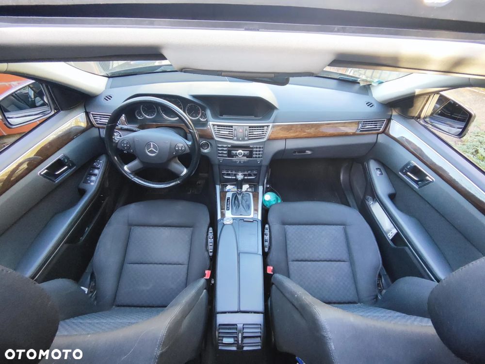 Mercedes-Benz Klasa E 250 CDI DPF BlueEFFICIENCY Automatik Elegance - 11