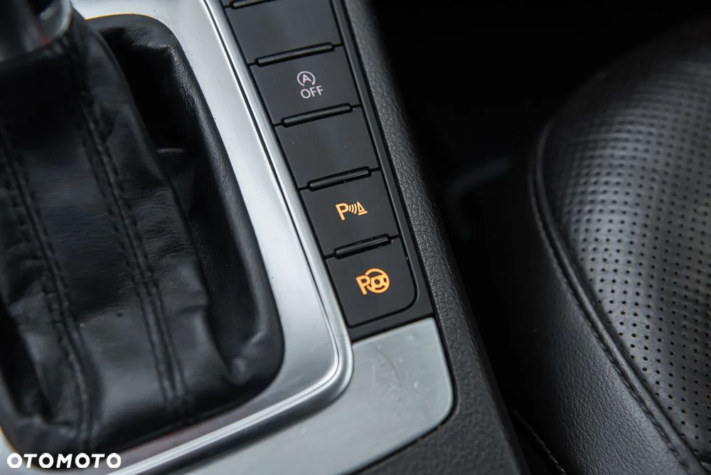 Volkswagen Passat - 25