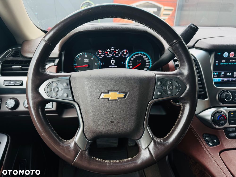Chevrolet Suburban - 6