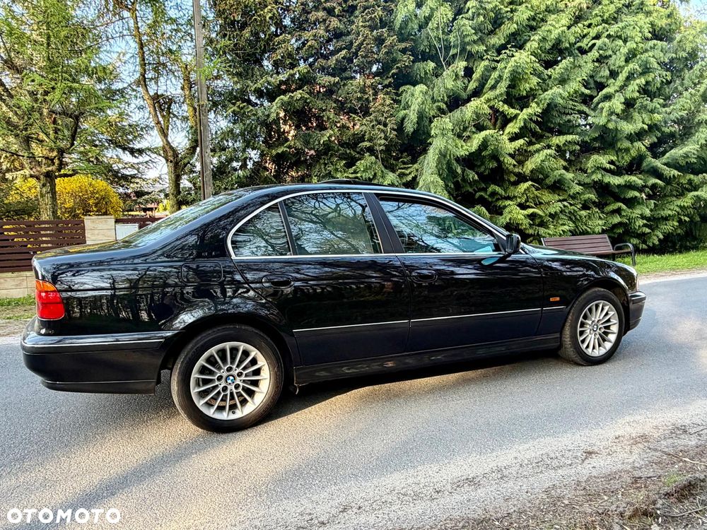 BMW Seria 5 540i - 30