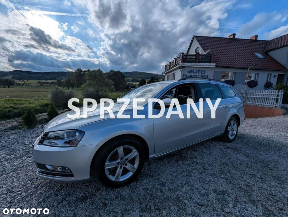 Volkswagen Passat - 1