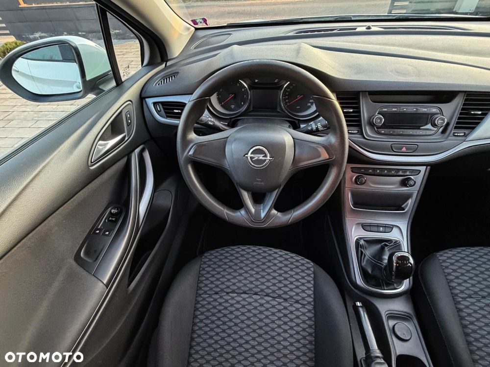 Opel Astra - 32