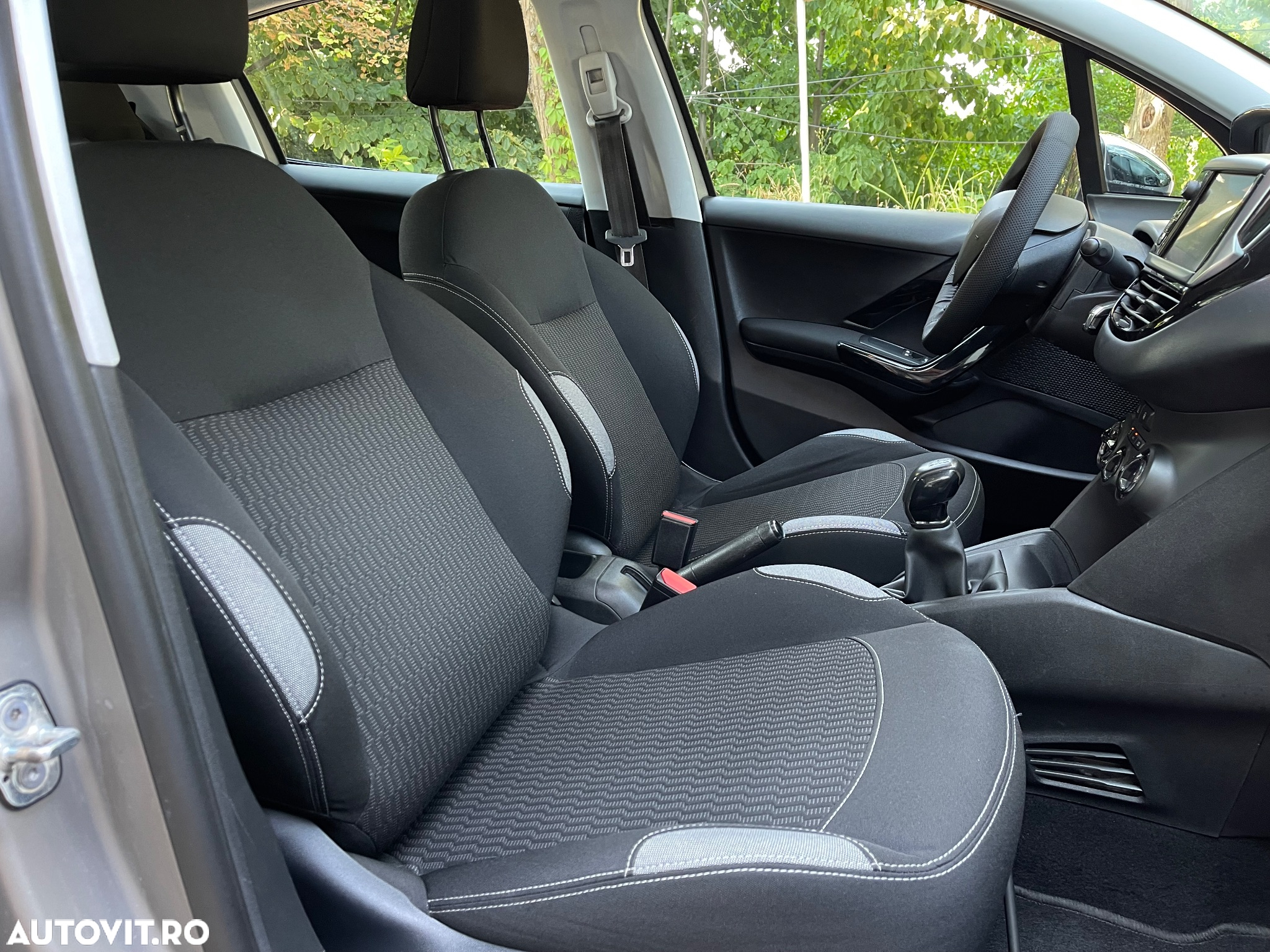Peugeot 208 1.2 L PureTech Allure - 15