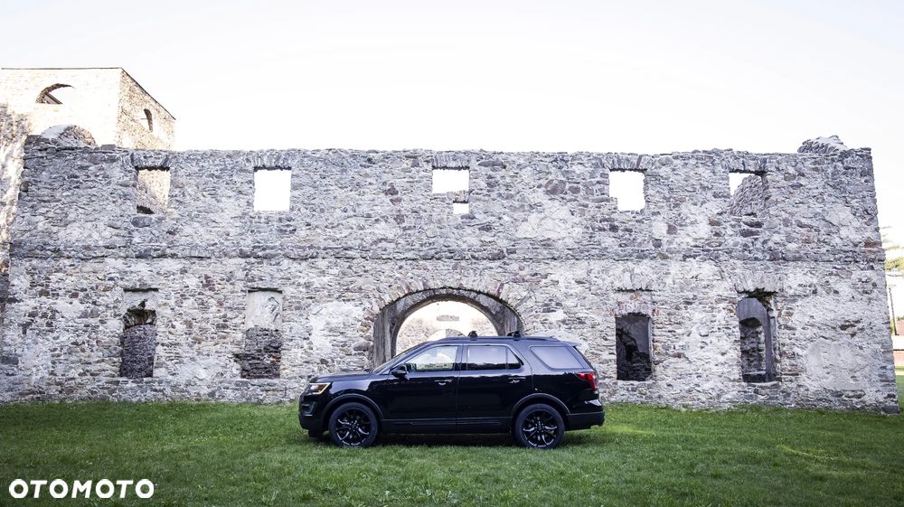 Ford Explorer - 11