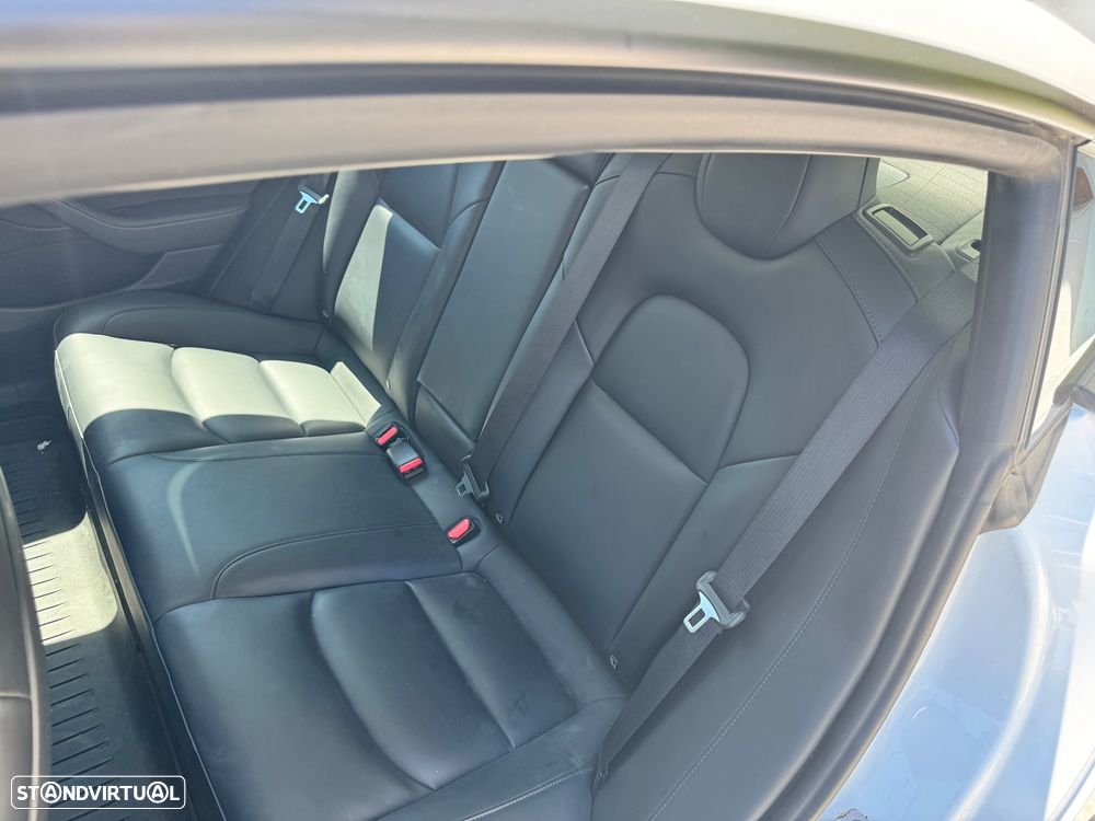 Tesla Model 3 - 7