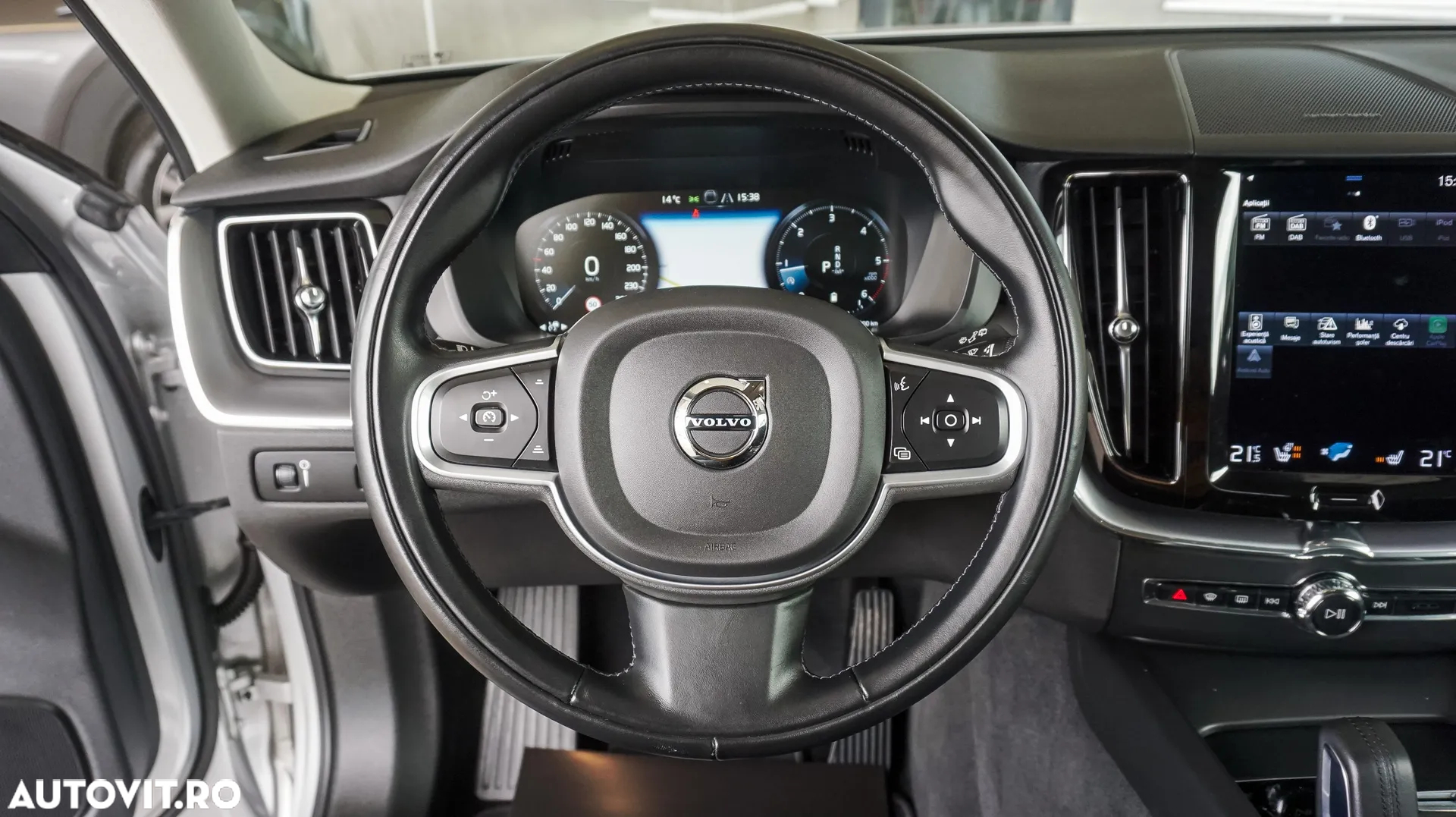 Volvo XC 60 B4 D AWD Geartronic Momentum - 17