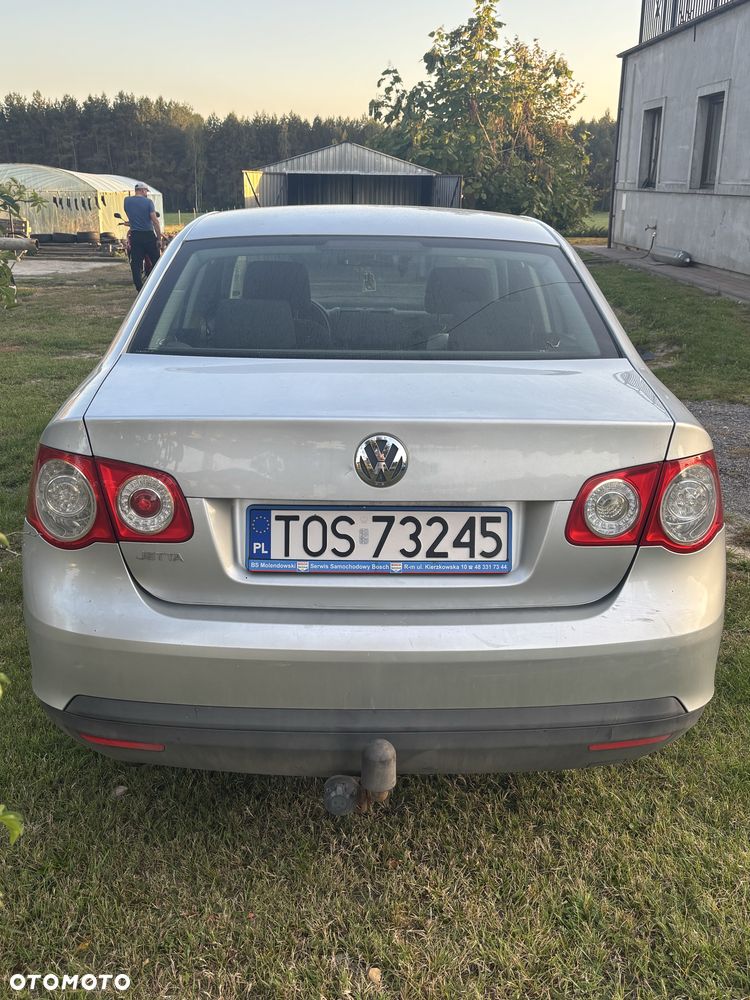 Volkswagen Jetta - 3