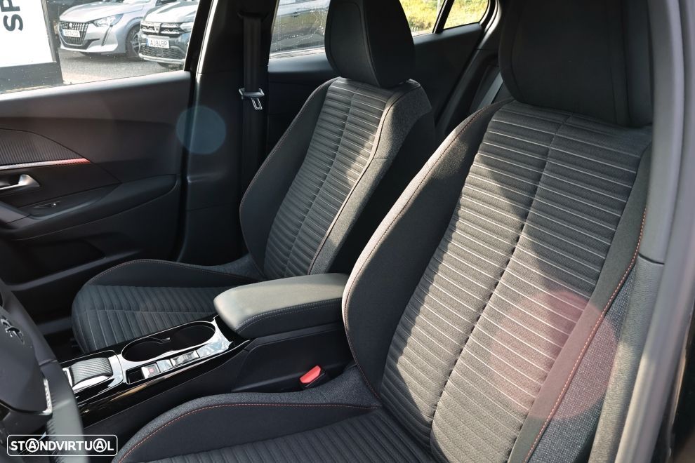 Peugeot e-2008 50 kWh Active Pack - 12