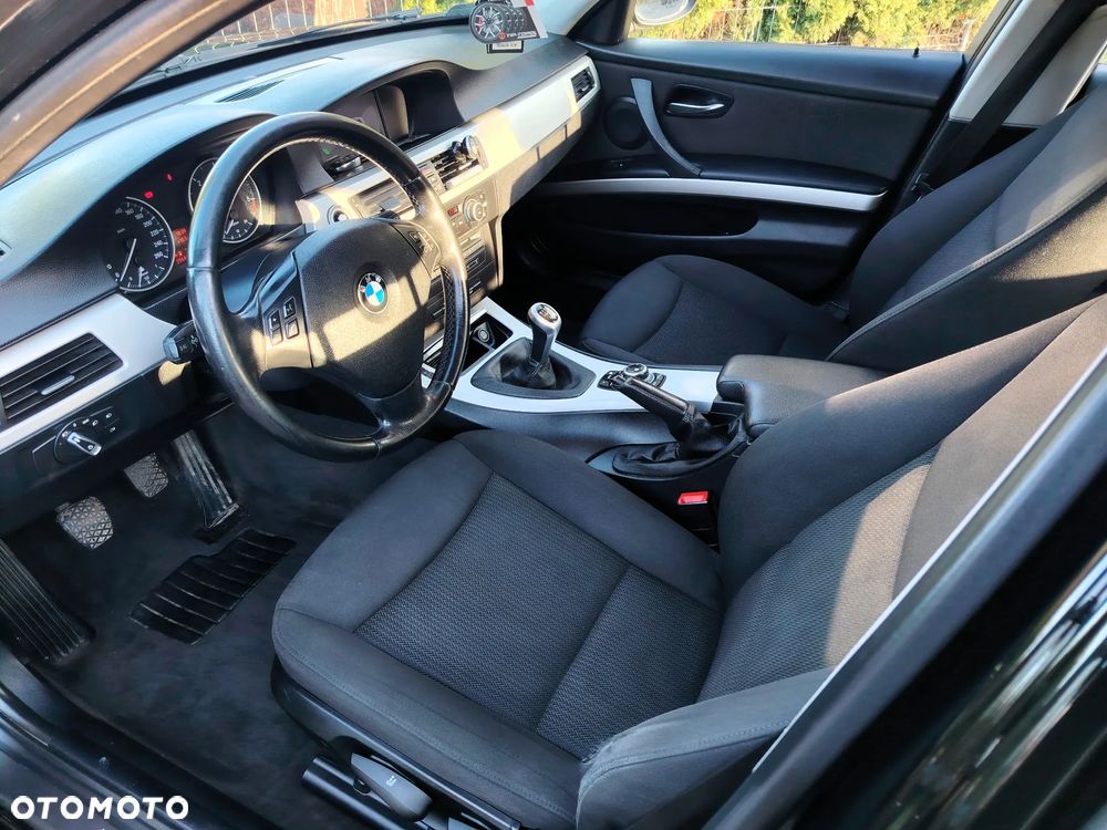 BMW Seria 3 318d - 10