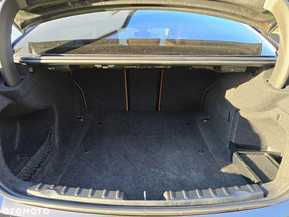 BMW Seria 3 330i xDrive Luxury Line - 9