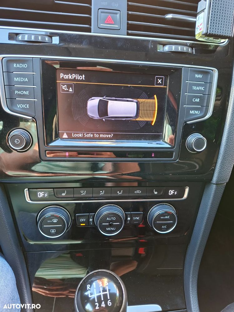 Volkswagen Golf 2.0 TDI BlueMotion Technology Edition - 6