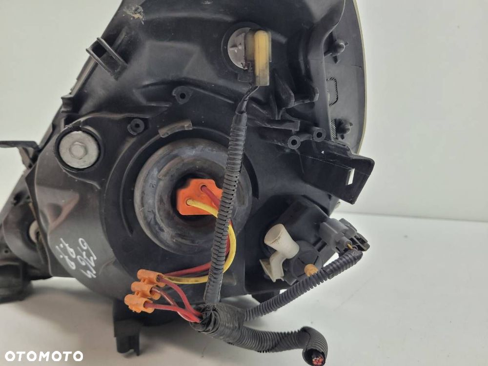 LAMPA PRZÓD PRAWA HONDA JAZZ II EUROPA 2005 - 8
