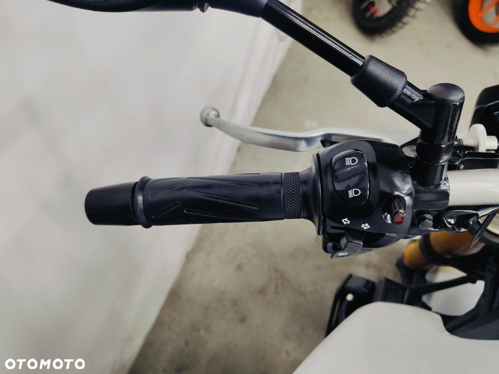 Yamaha FZ8 - 14