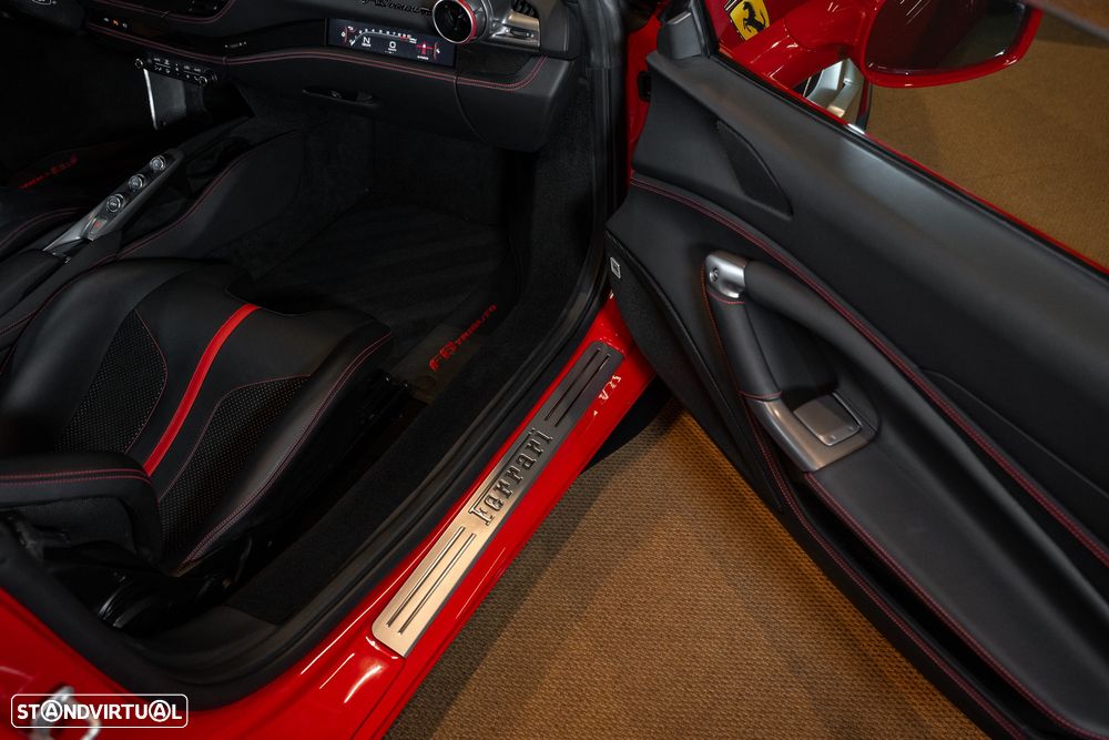 Ferrari F8 Tributo Standard - 34