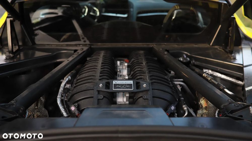 Chevrolet Corvette - 20