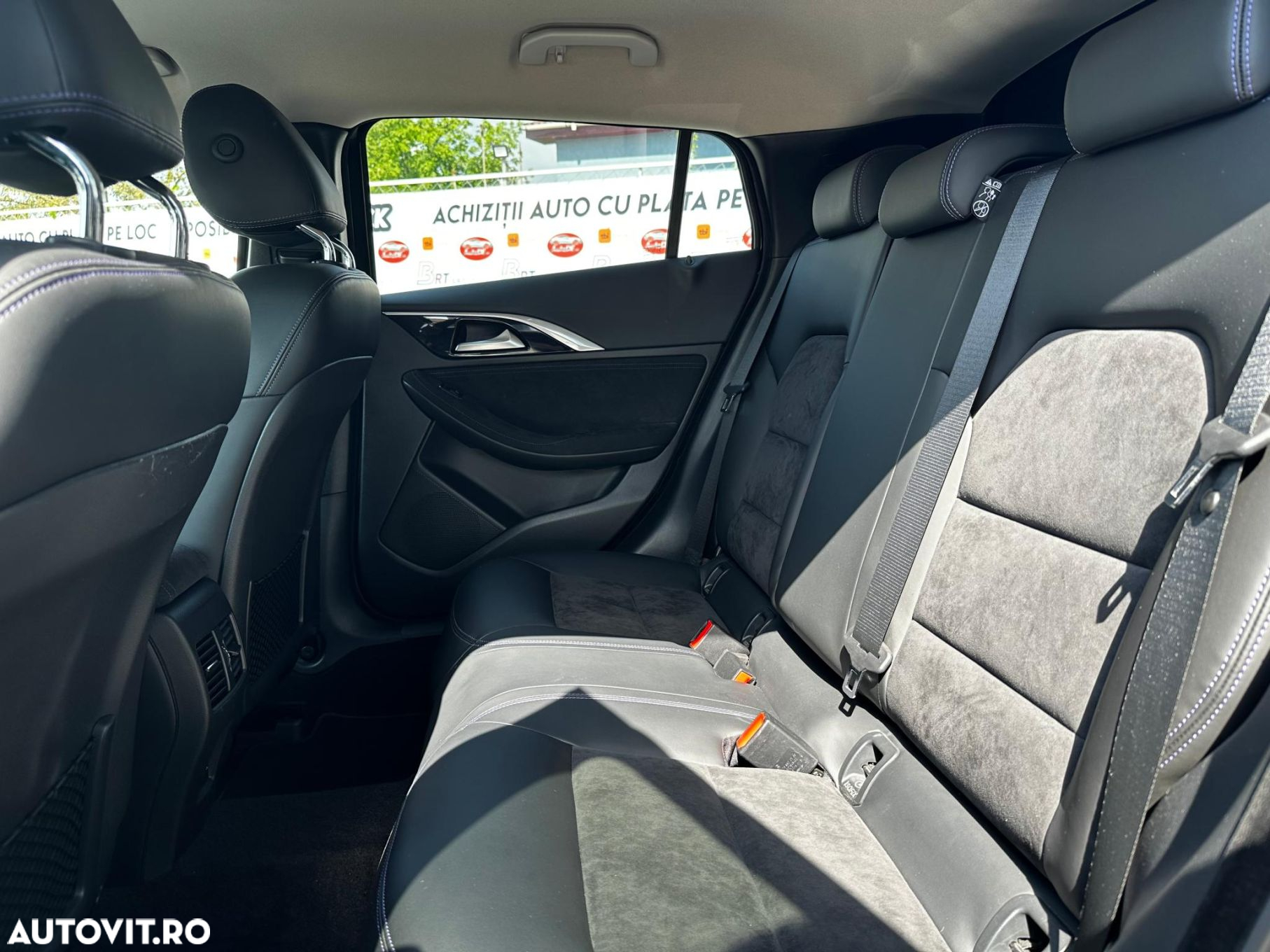 Infiniti Q30 - 18