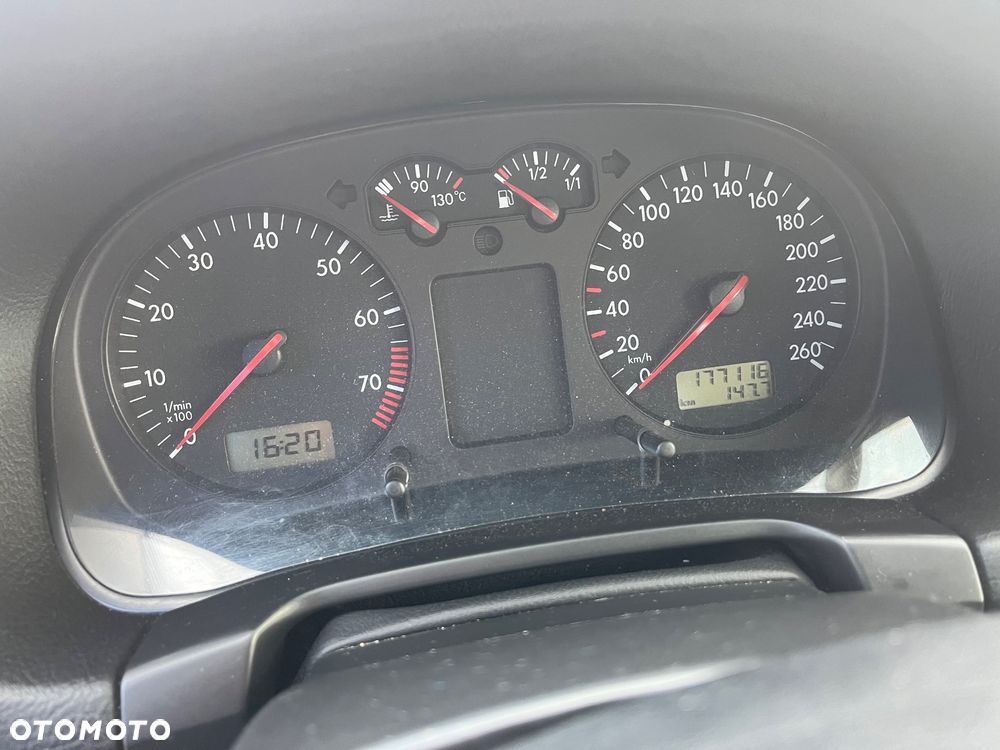 Volkswagen Golf 1.6 Basis - 15