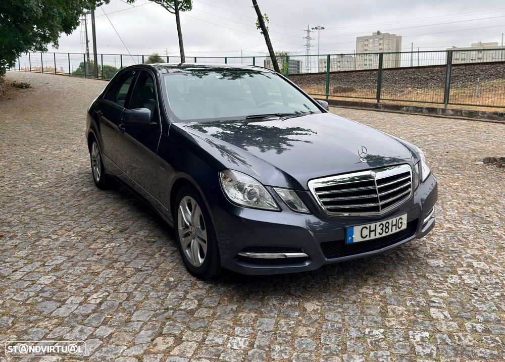 Mercedes-Benz E 220 CDi Avantgarde BlueEfficiency Auto - 2