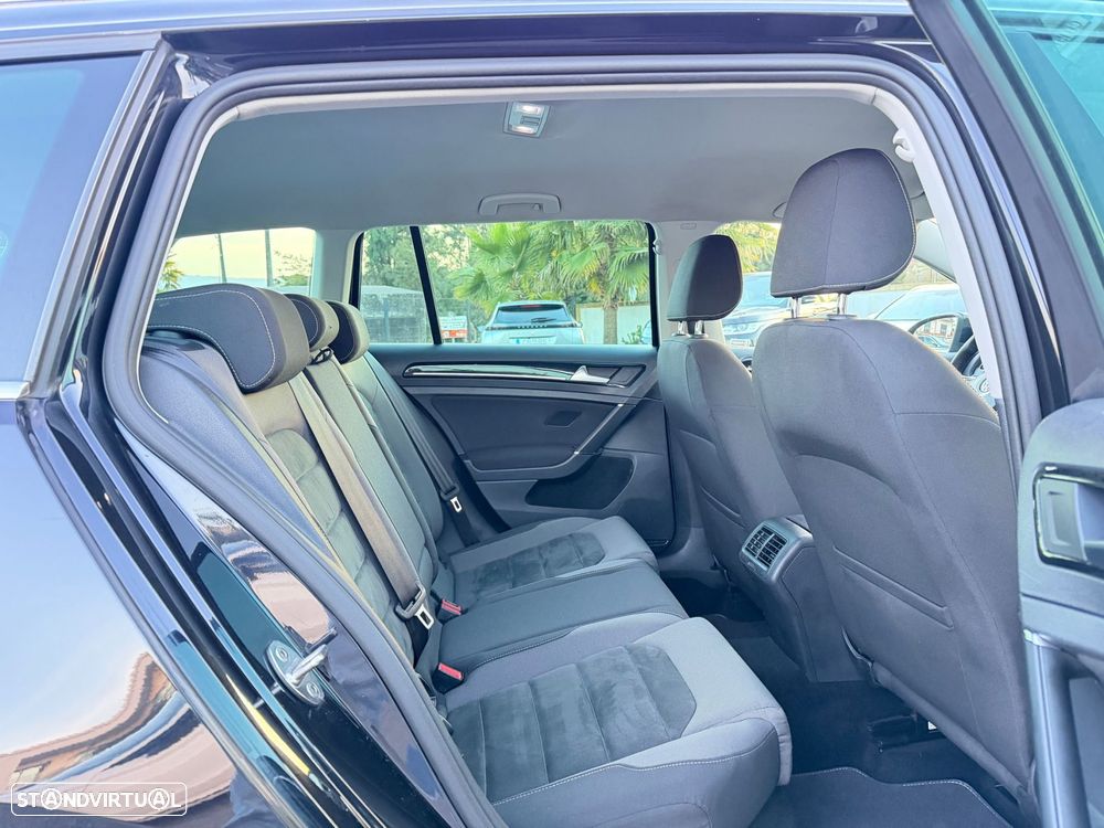 VW Golf Variant 1.6 TDi R-Line - 41