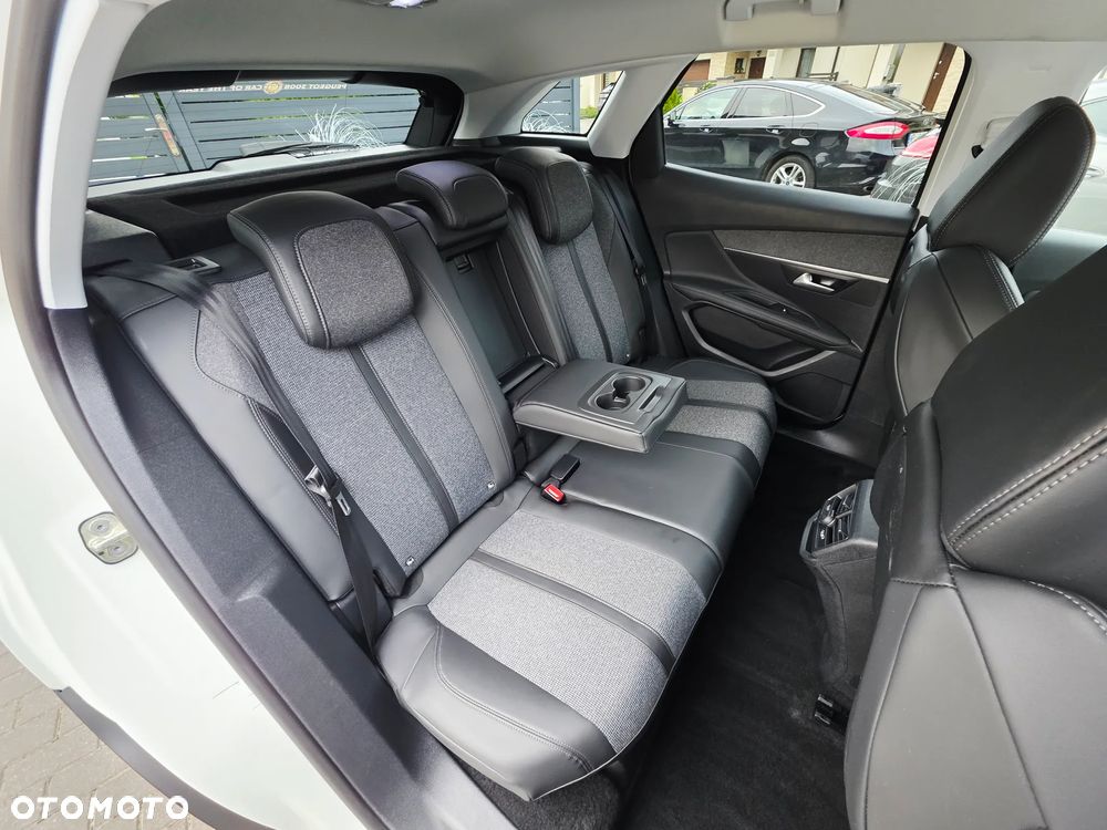 Peugeot 3008 PureTech 130 Stop & Start Allure - 40
