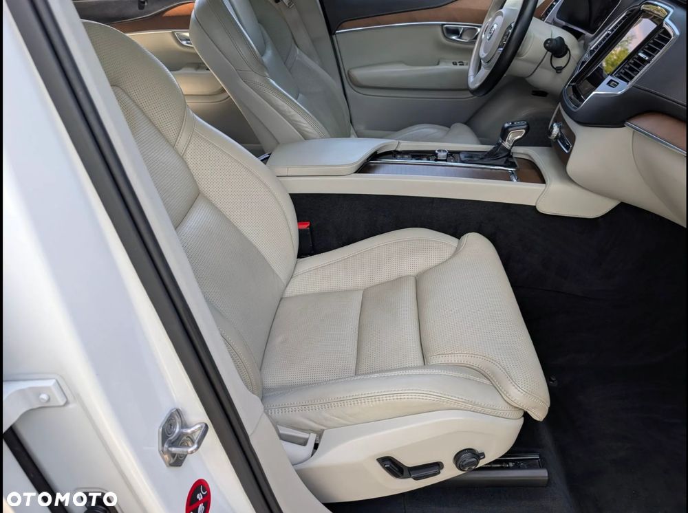Volvo XC 90 - 20