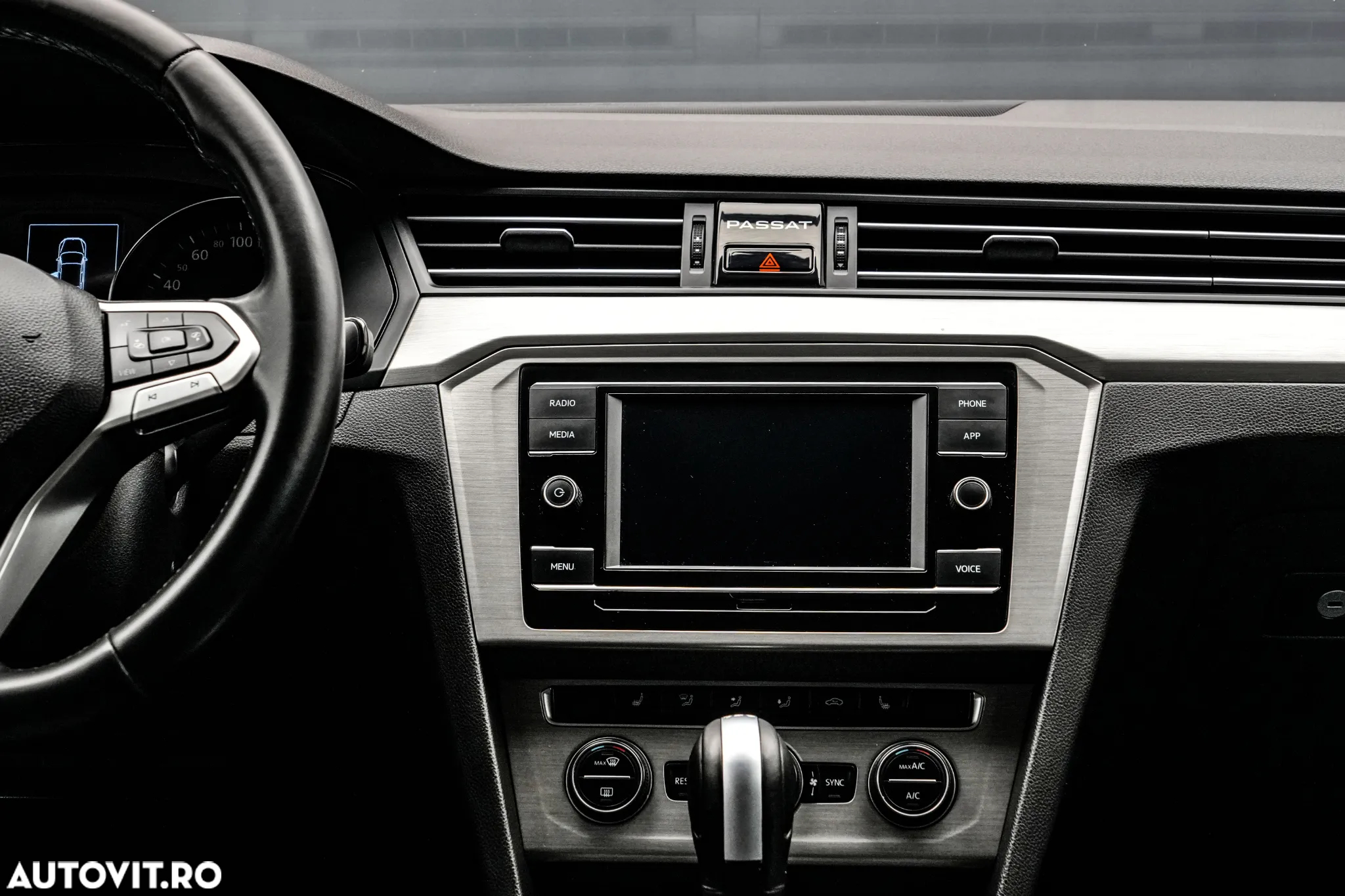 Volkswagen Passat 2.0 TDI DSG Comfortline - 19