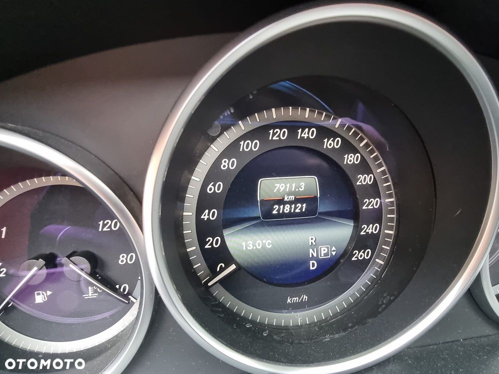 Mercedes-Benz Klasa E 250 CDI 4-Matic BlueEff Avantgarde - 4