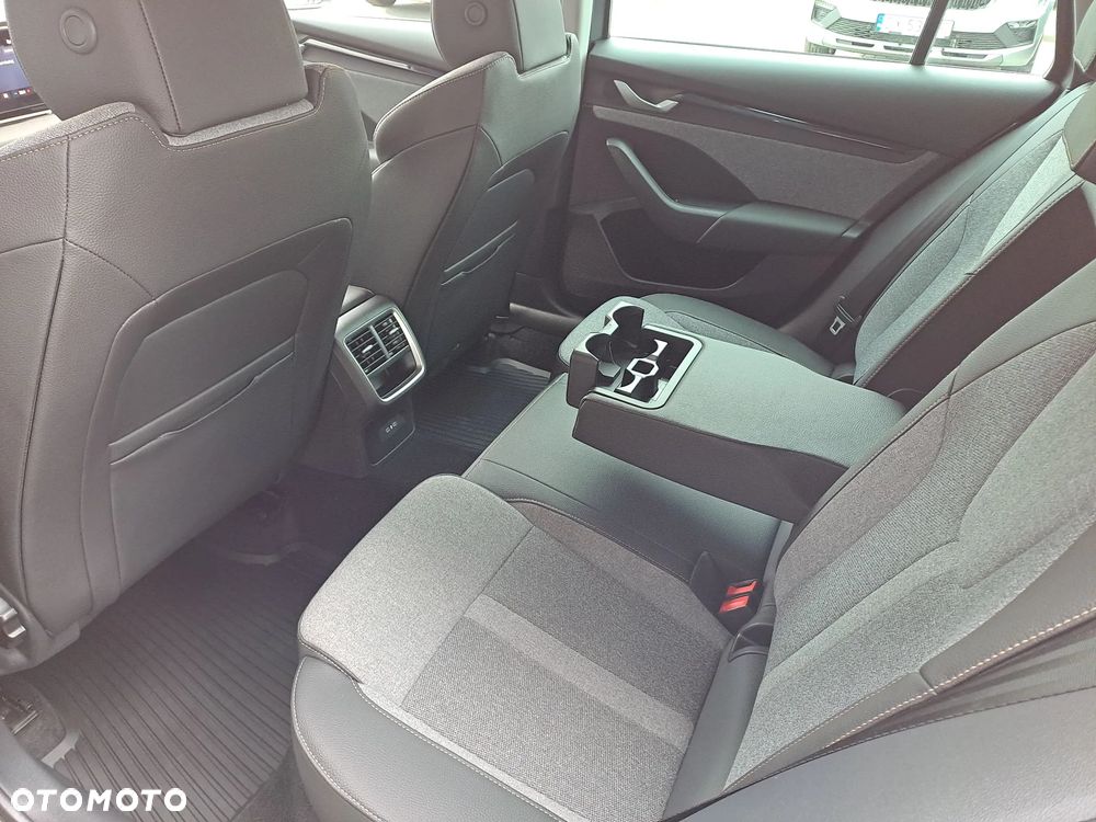 Skoda Octavia 1.5 TSI mHEV Selection DSG - 18