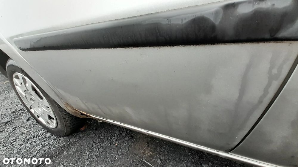 FIAT IDEA DRZWI PRAWY TYŁ TYLNE PRAWE KOMPLETNE 647 nr. 112/3 - 2