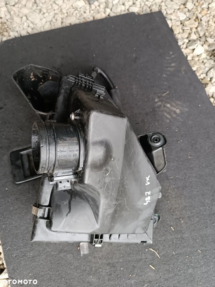 FILTR POWIETRZA OBUDOWA BMW X1 E84 2.0D - 1