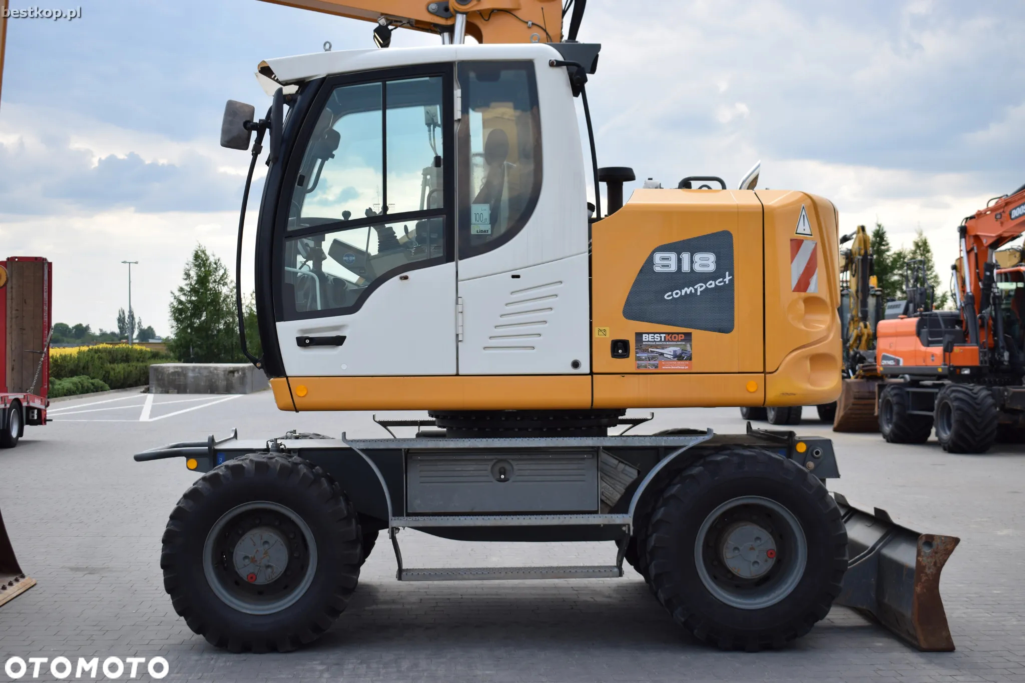 Liebherr A918 Compact Litronic - 11