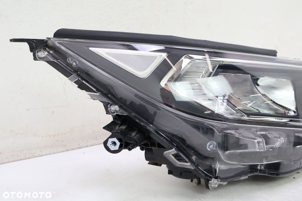 TOYOTA RAV4 V LAMPA PRAWA PRZÓD - 3