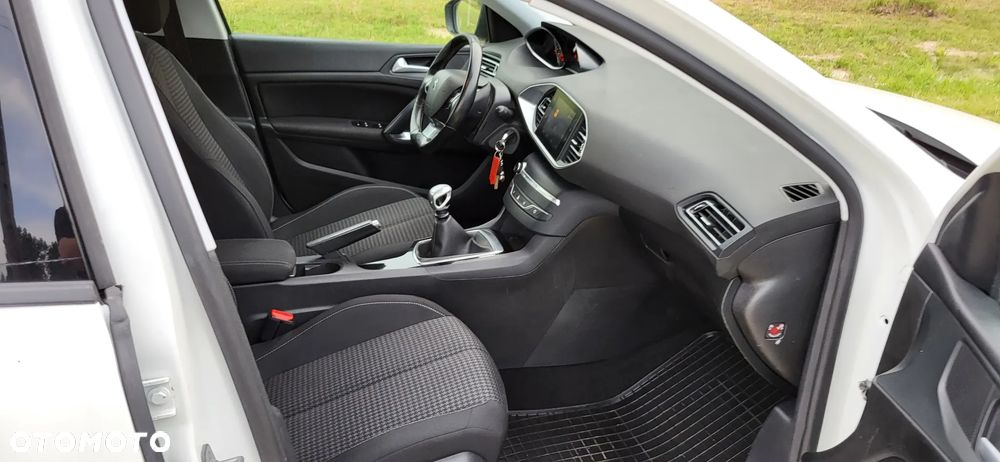Peugeot 308 - 23